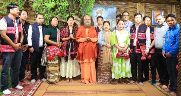 परमार्थ निकेतन में देवभक्ति के साथ देशभक्ति का आह्वान